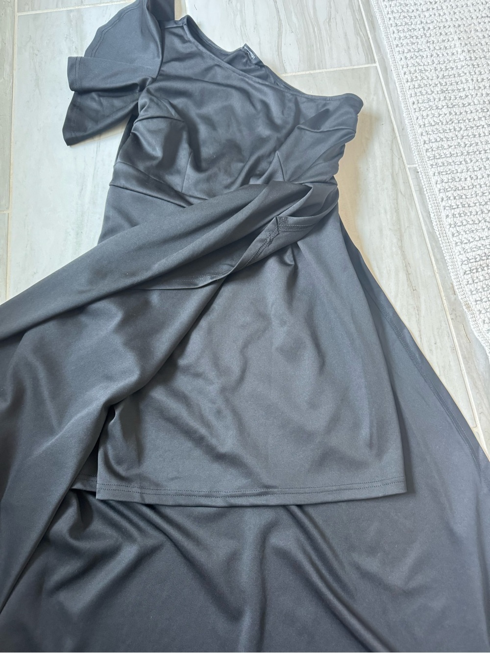 Classic Black Asymmetrical One-Shoulder Dress - Picture 3 of 6